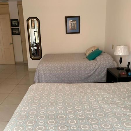 キト Campus Residencias Bed & Breakfast エクステリア 写真