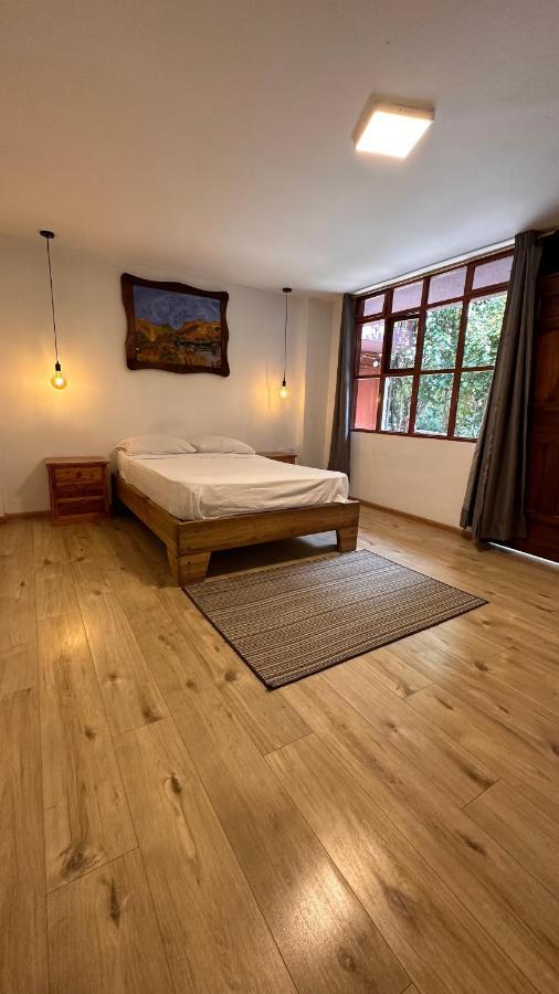 キト Campus Residencias Bed & Breakfast エクステリア 写真