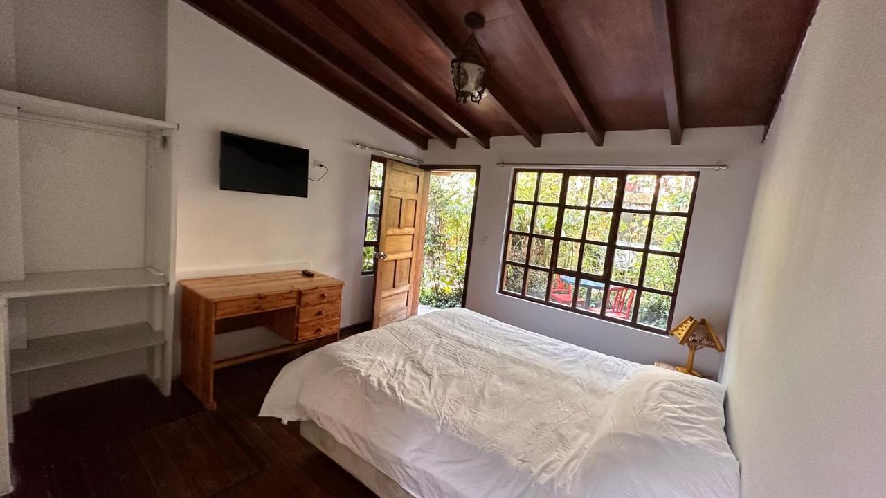 キト Campus Residencias Bed & Breakfast エクステリア 写真