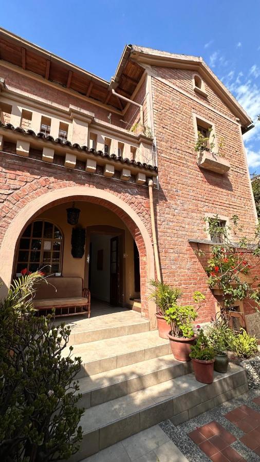 キト Campus Residencias Bed & Breakfast エクステリア 写真